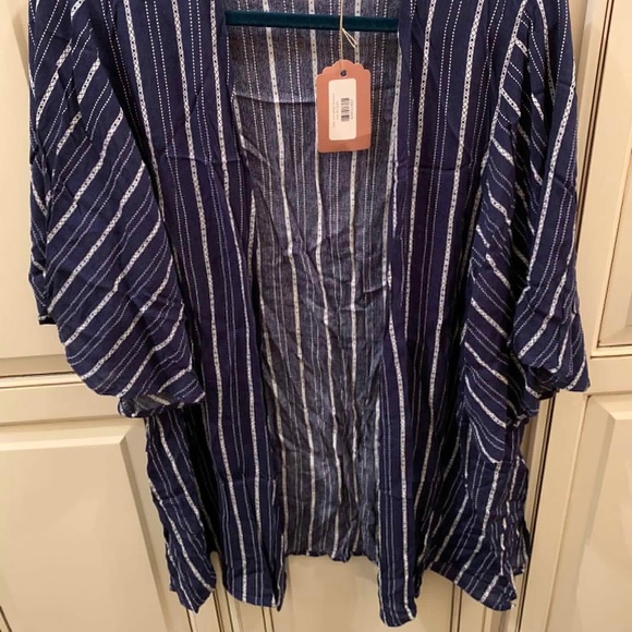 Kimono - Picture 2 of 4